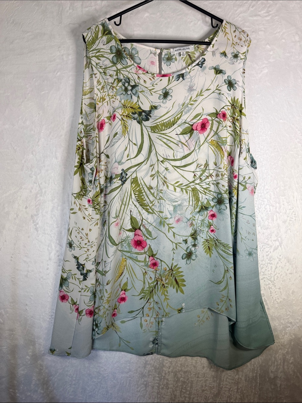 Rose and Olive 3x Floral Sleeveless Blouse in Mint & Pink